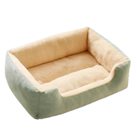 Kuscheliges Plüsch-Katzenbett